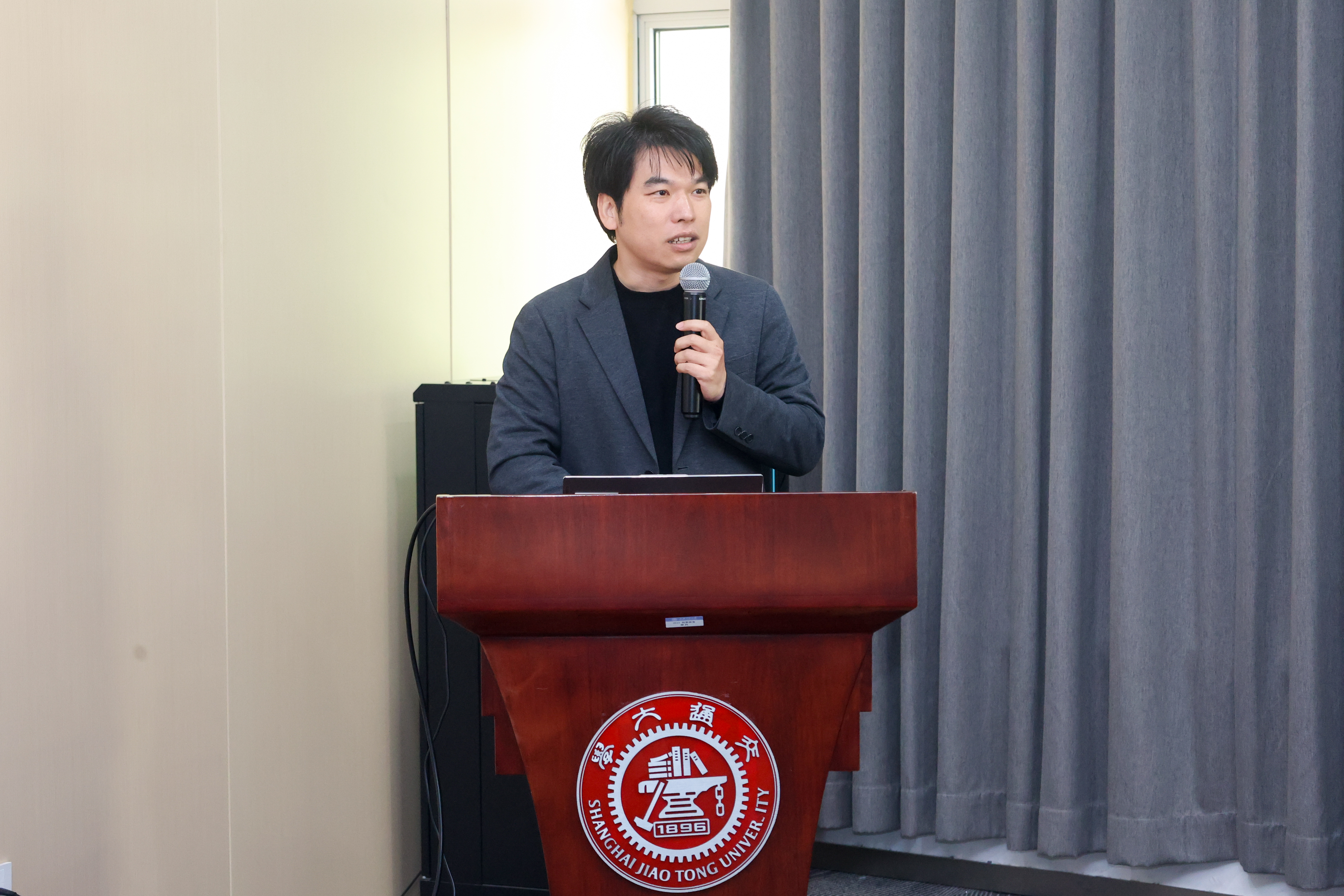 1733102543644386.jpg 211A2412.jpg